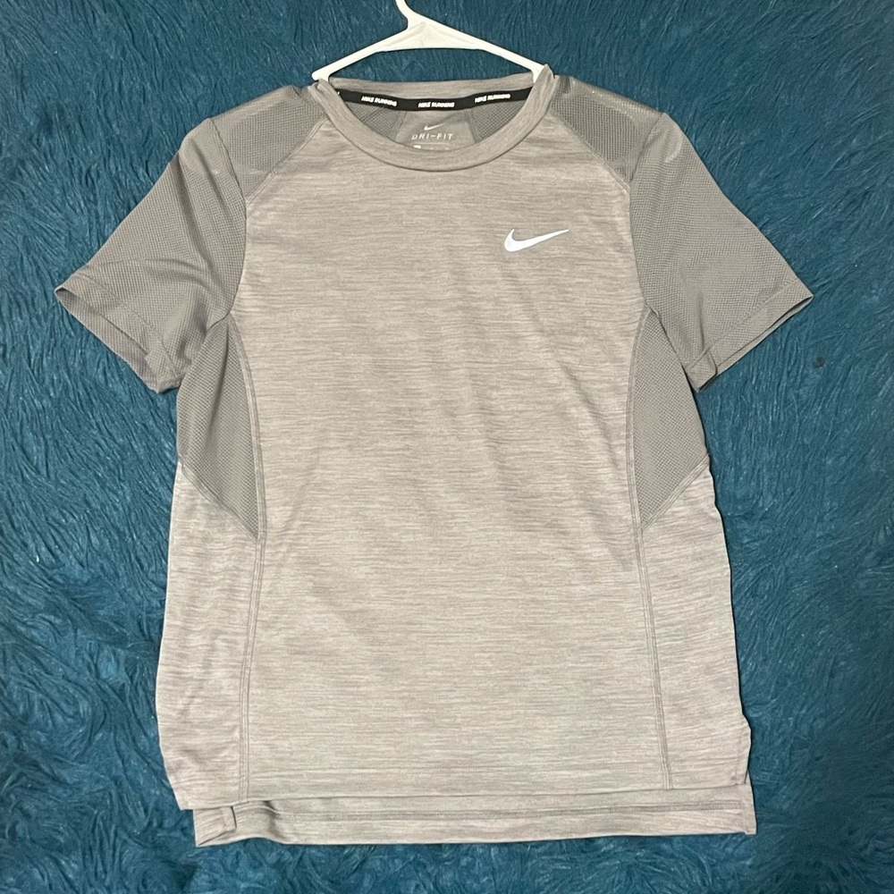 Grey Nike top Small
